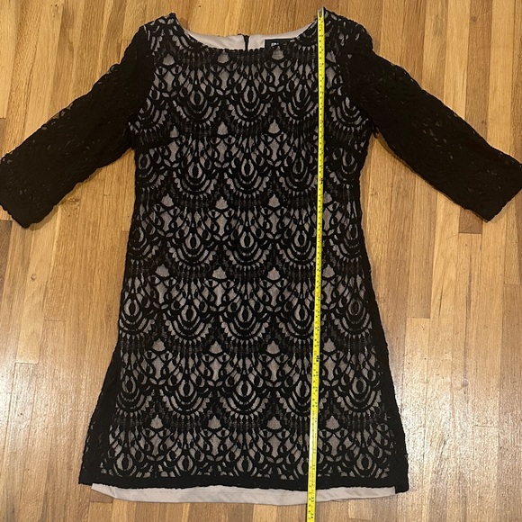RN Studio | Elegant Black Lace Dress - Picture 5 of 16